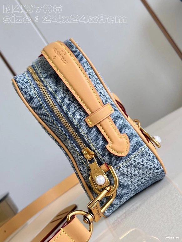 Messenger-24*24*8CM Chess VUITTON LOUIS 0712